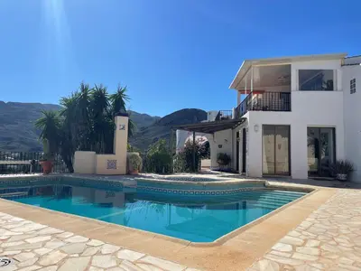 Piscina en o cerca de Villa Los Faramondos Naturehouse