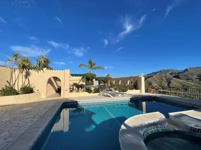 Piscina en o cerca de Villa Los Faramondos Naturehouse