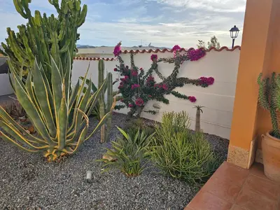 Jardín al aire libre en Private Pool- Rooftop Terrace & Bbq- AirCon