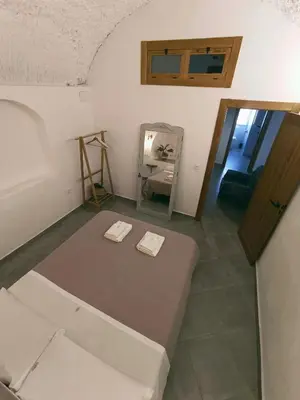 Cama o camas de una habitación en La Madriguera Eco Caves 3
