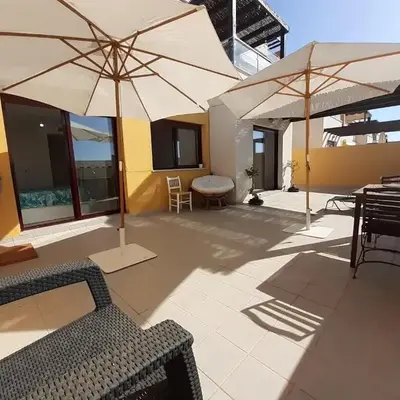 Apartamento en Águilas con amplia terraza y piscina