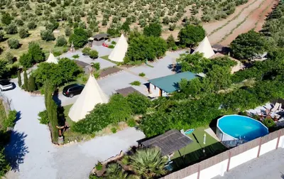 Piscina en o cerca de Beautiful Teepee with private facilities