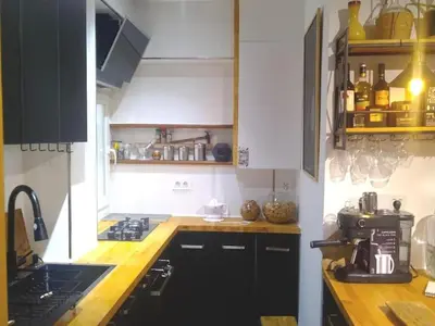 Una cocina o zona de cocina en Loft PLAYA -60m- & TRABAJO -online-