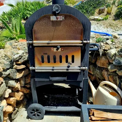 Barbacoa disponible para clientes en el apartamento