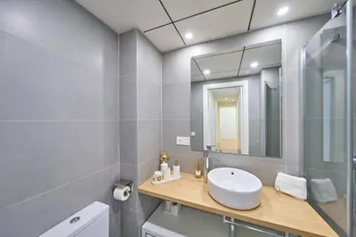 Un baño de El Encanto de Gata