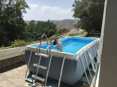 Piscina en o cerca de Casa Rural El Olivo. Alpujarra.