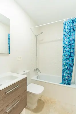 Un baño de ATP Vega de Acá a 5 minutos de la Playa - Parking Privado Gratis!