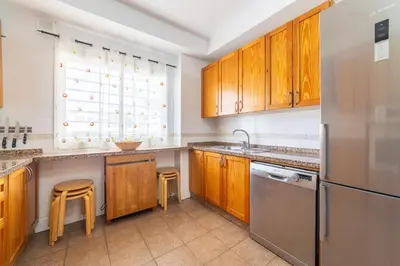 Una cocina o zona de cocina en Trendy Homes Toyo Golf