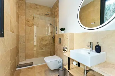 Un baño de CasaCarbonito