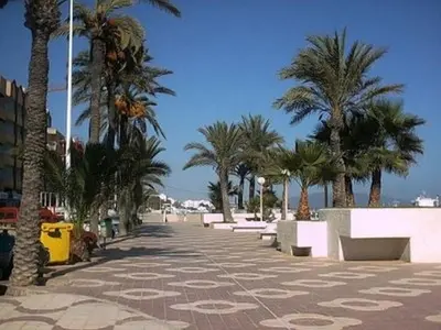 Plano de Homes of Spain, Apartamentos Paraiso Vera Playa, Ed Tahiti, Atico E de 2 dormitorios con piscina privada en solárium y barbacoa, pie de playa, WIFI