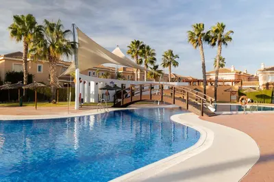 Piscina en o cerca de Bajo con terraza #Playa 8min #Chill out #Cuna