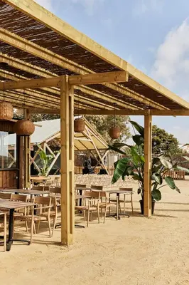 Un restaurante o sitio para comer en TAIGA Almeria Playa