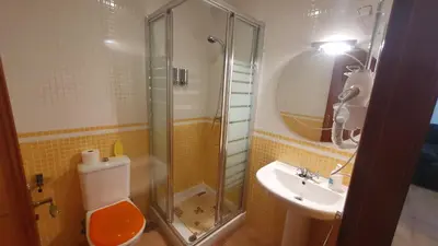 Un baño de ALANDALUSTHALASSA.COM Apartamento Planta Baja