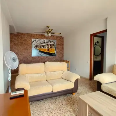 Piso cerca Playa con 2 duchas y 5 Aires Acondicionados