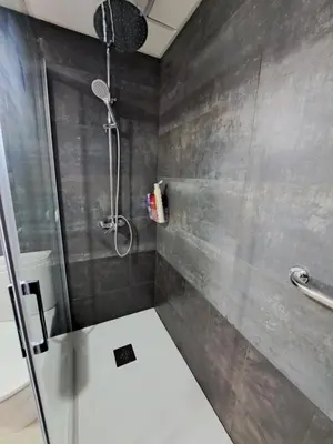 Un baño de Falcon y Golf