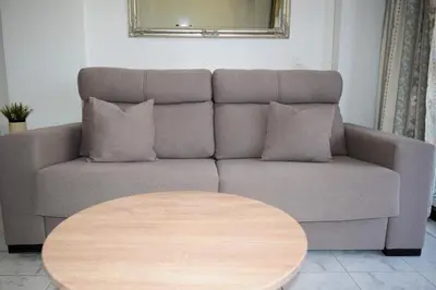 Zona de estar de Luminoso apartamento que tiene amplia terraza, gran piscina y a 4 min de la playa