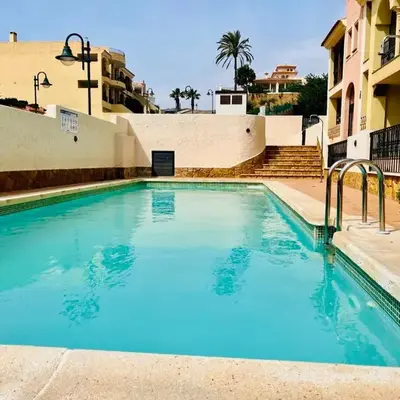 AquaHome- Precioso apartamento con piscina