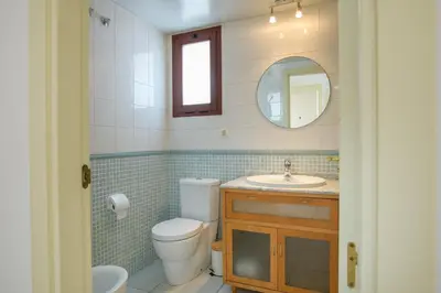 Un baño de Mediterranea 5 Vera Playa Jardines tus momentos frente al mar