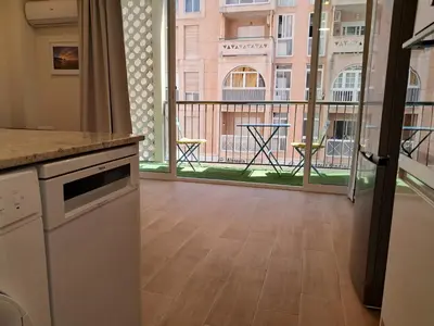Una cocina o zona de cocina en Apartamento Playa Paseo Marítimo Almería