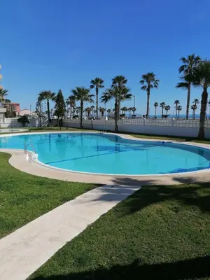 Piscina en o cerca de Sybarix Beach: 1ª línea de playa