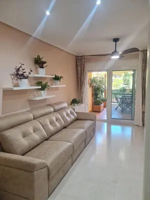 Zona de estar de Villa Romana con piscina privada y vistas al jardín