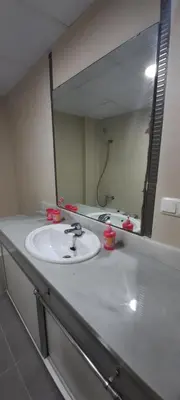 Un baño de Pelicanos & Golf