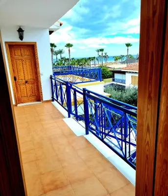 Un balcón o terraza de Apartamento dos dormitorios Veramar 5 1ª línea de playa con vistas al mar