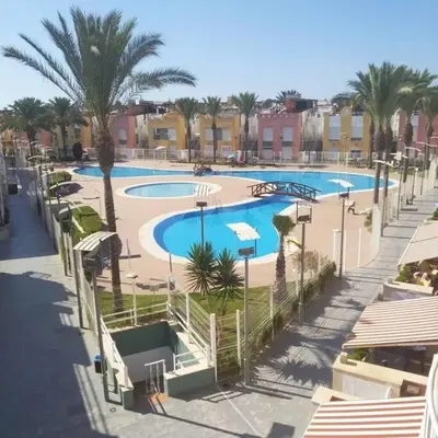 Piscina en o cerca de Alojamiento con terraza 1B02 en la Playa de Vera.