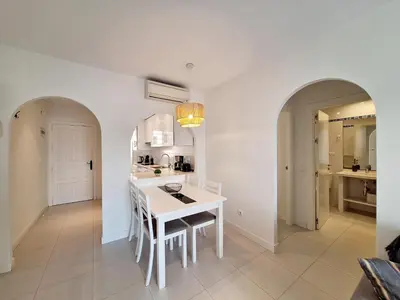 Una cocina o zona de cocina en Torrelaguna Atico - WiFi, terraza & piscina comunitaria