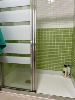 Un baño de S.ANTONIO