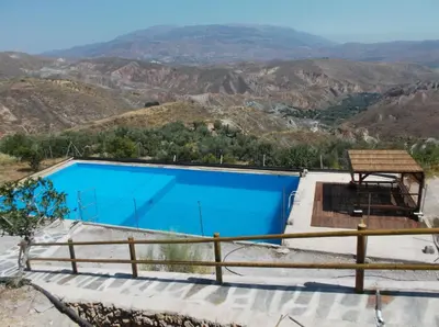 Piscina en o cerca de VIVIENDASFUENTEZUELAS