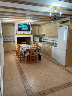 Una cocina o zona de cocina en Casa Rural Las Cales