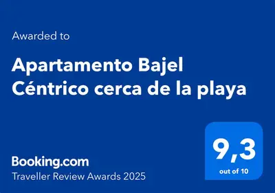 Certificado, premio, señal o documento que está expuesto en Apartamento Bajel - Céntrico, cerca de la playa.