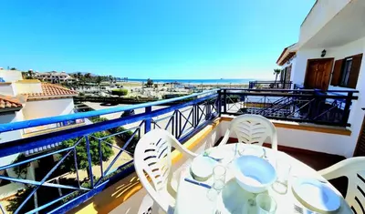 Un balcón o terraza de Ático con vistas al mar Veramar 5 dos dormitorios 2ª planta
