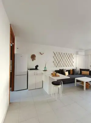 Una cocina o zona de cocina en Apto Roquetas con terraza, a 1min de la playa, garaje y piscina