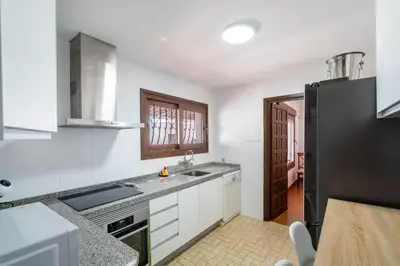 Una cocina o zona de cocina en Casa en Cabo de Gata con barbacoa y Jardín, cerca de la playa