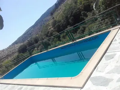 Piscina en o cerca de Encina de Lorenzo 1