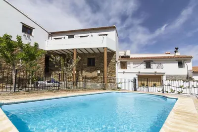 Piscina en o cerca de casa familiar matasiete - with swimming pool