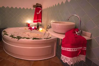 Plano de romantic house for 2 people with jacuzzi