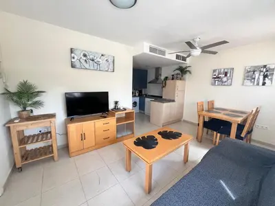 Una televisión o centro de entretenimiento en Apartamento Flamingo en Laguna Beach
