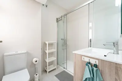 Un baño de CT 288 AL - Faro's Retamar Cuddly Nest for 2
