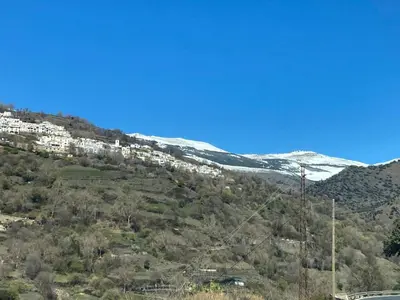 Vista general de una montaña o vista desde la casa o chalet