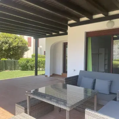 APARTAMENTO BAJO TERRAZA URBANIZACION ACCESO DiRECTO PLAYA