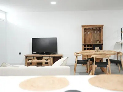 Una televisión o centro de entretenimiento en Senses Villa