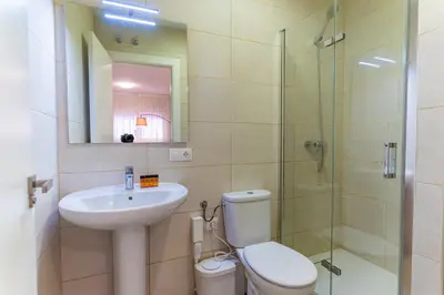 Un baño de TrendyHomes City Center