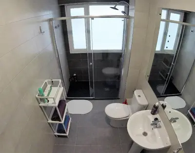 Un baño de Apartamento Puerta Purchena Almeria