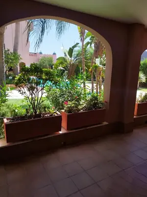 Jardín al aire libre en Olas y Sol