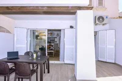 Plano de Vera Playa Fantástico Bajo Jardín Piscina Wifi AC