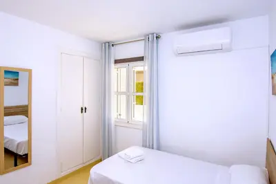 Plano de Vera Playa Fantástico Bajo Jardín Piscina Wifi AC