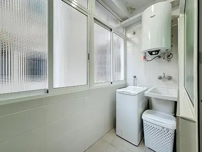 Un baño de Apartamento 4 dormitorios Parking incluido.